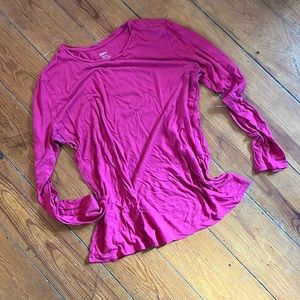 Mossimo light knit fuschia tee